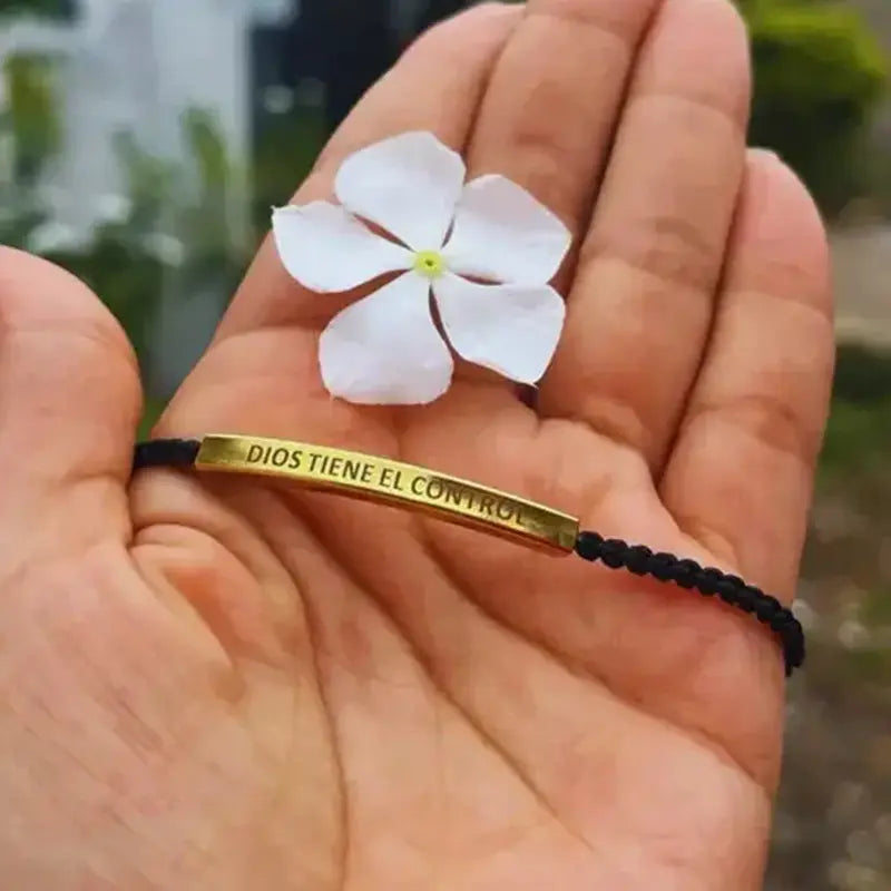 Pulsera “Dios tiene el control” | Oferta especial: Paga 1 lleva 2  unidades